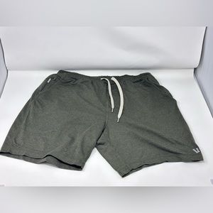 Vuori Men's Ponto Shorts. Size large- green